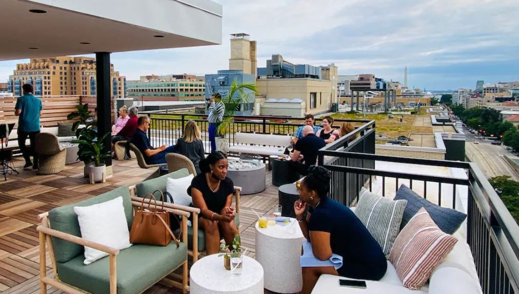 These hotel rooftop bars offer excellent – and very different – views of D.C.